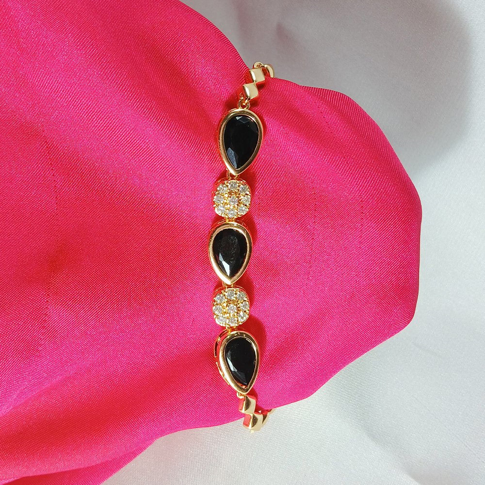 Golden Black Pearl Bracelets - Lifestyle - luxore