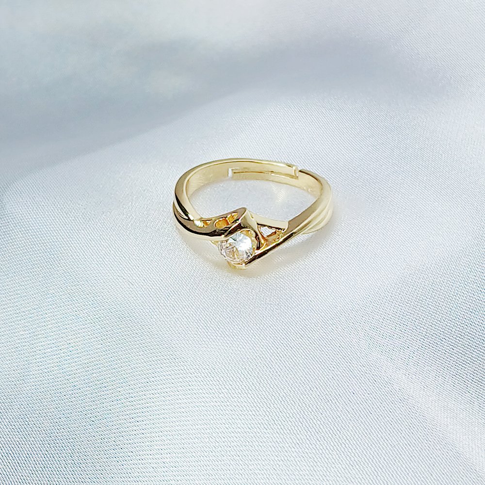 Diamond Golden Promise Ring - luxore - lifestyle - rings - 19