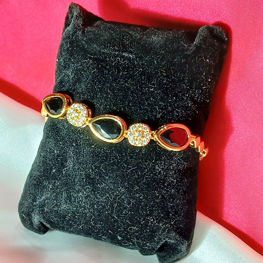 Golden Black Pearl Bracelets - Lifestyle - luxore