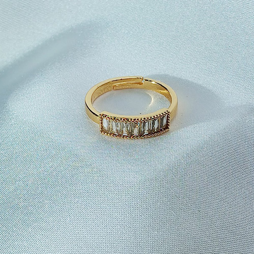 gold ring - luxore - rings - lifestyle - 1