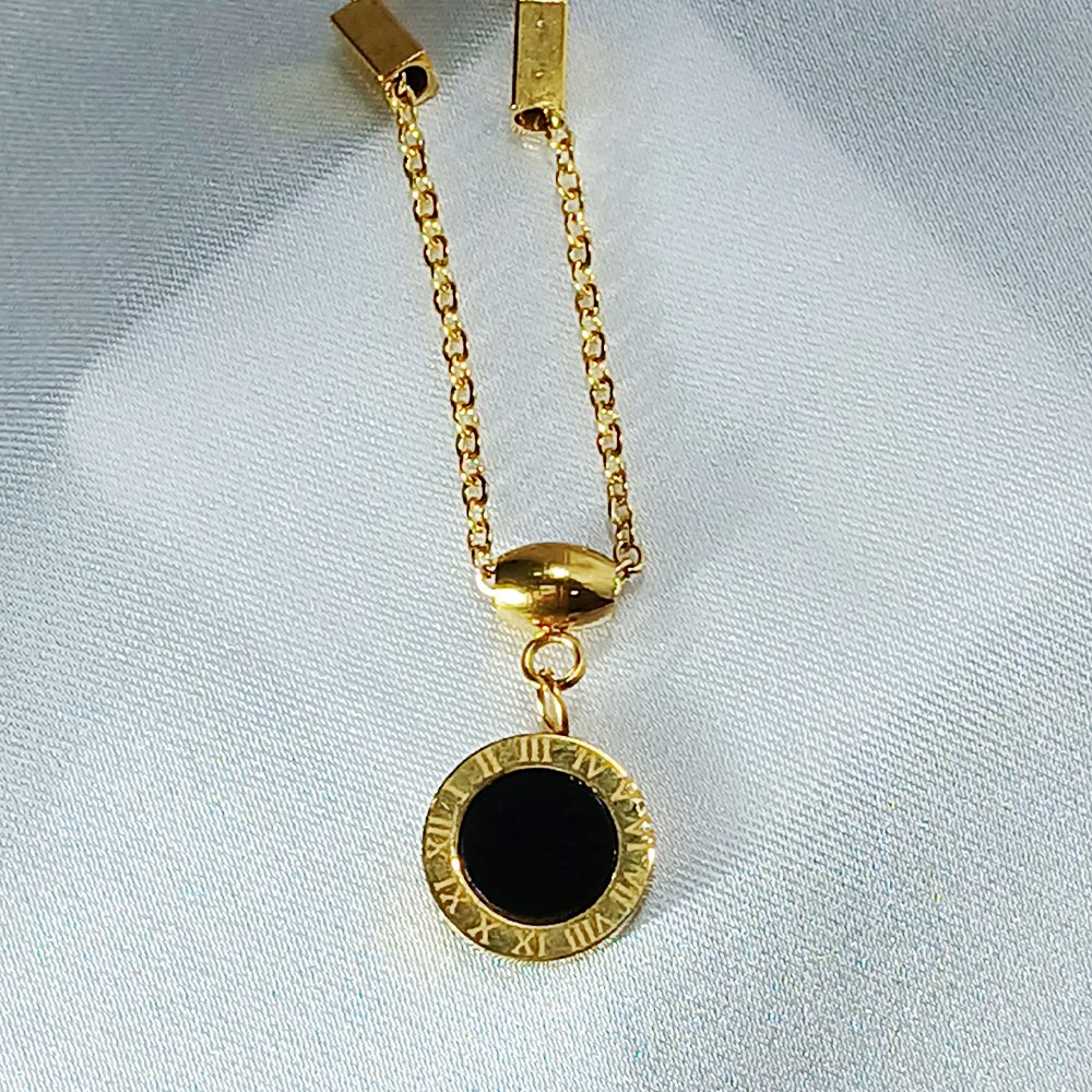 roman necklace - luxore - lifestyle - rings - 1